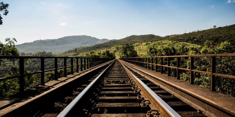 软件定义网络(SDN)如何重塑数据中心？CNNZNN视角下的资源分享与网络技术革新